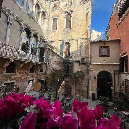 Corte Del Doge Di Rialto Venice Luaran gambar