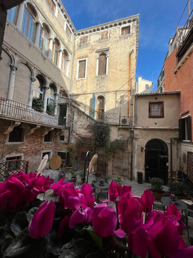 Corte Del Doge Di Rialto Venice Luaran gambar