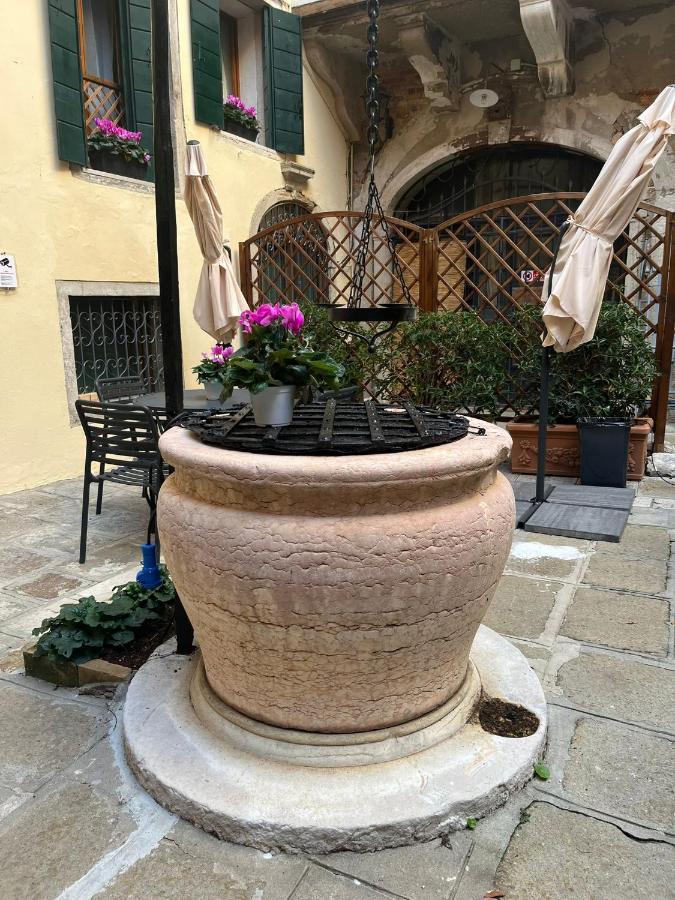 Corte Del Doge Di Rialto Venice Luaran gambar
