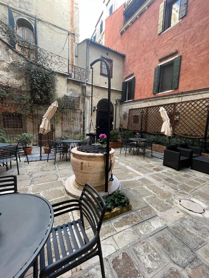 Corte Del Doge Di Rialto Venice Luaran gambar
