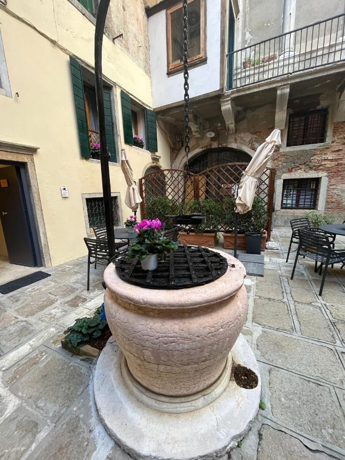 Corte Del Doge Di Rialto Venice Luaran gambar